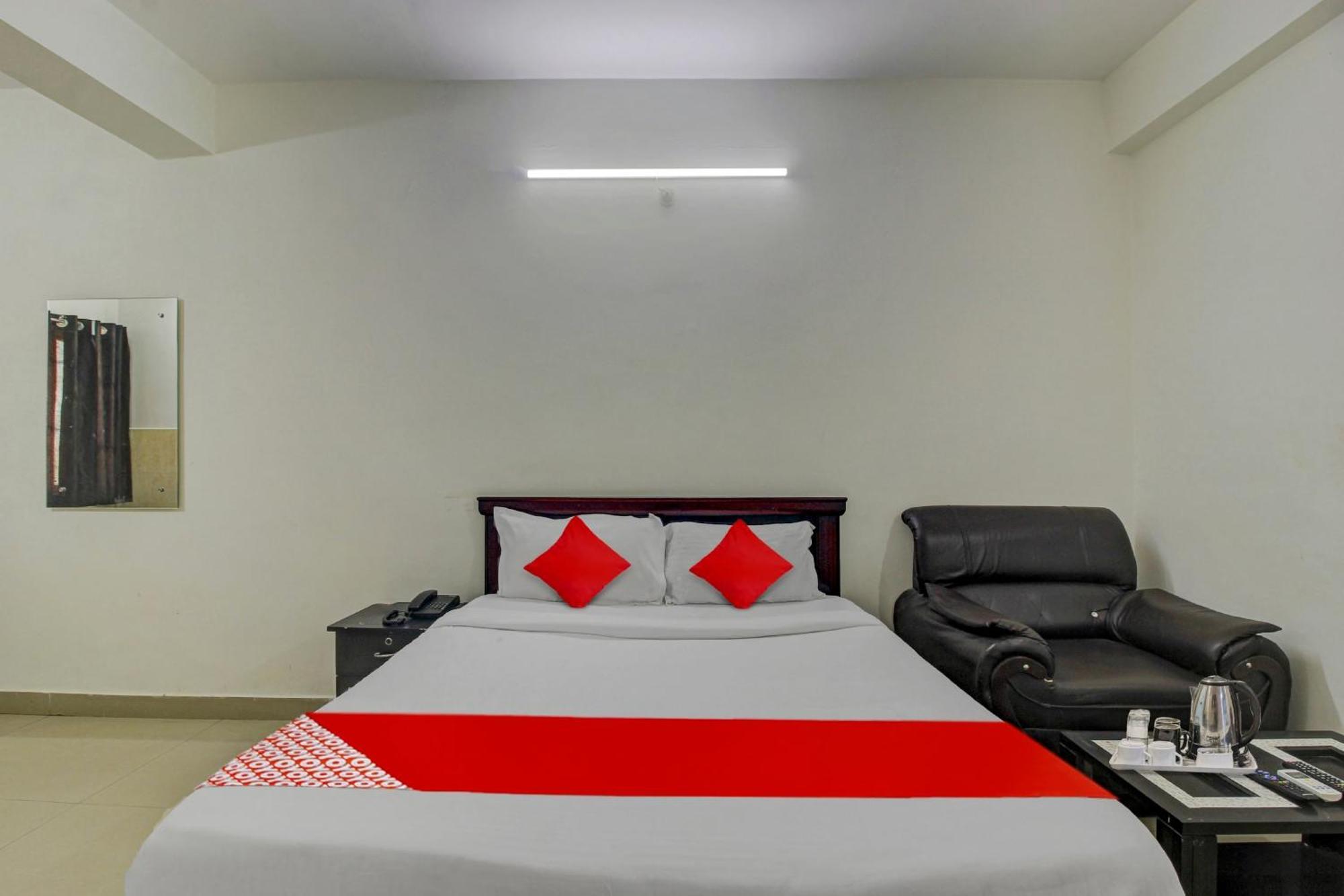 Hotel O Stay U Like Hotel'S Хайдарабад Экстерьер фото